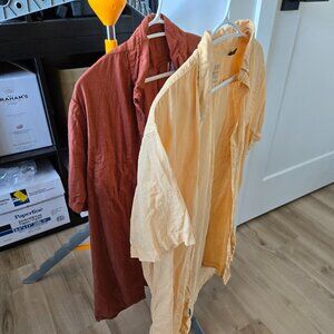 Lot of two (2) EUC mens Todd Snyder short sleeve linen button down shirts  sz M